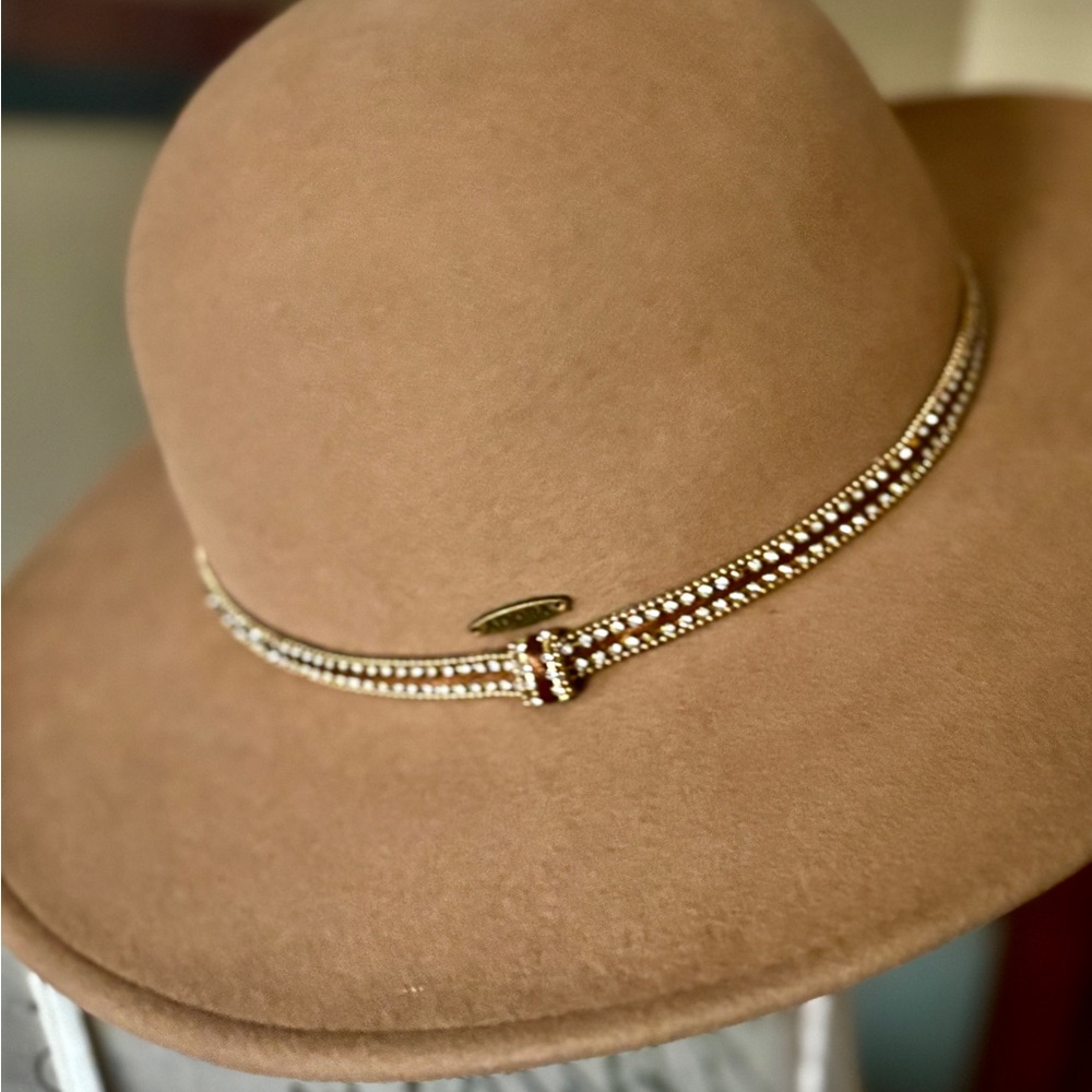 Tan Hat with designer trim band🍁